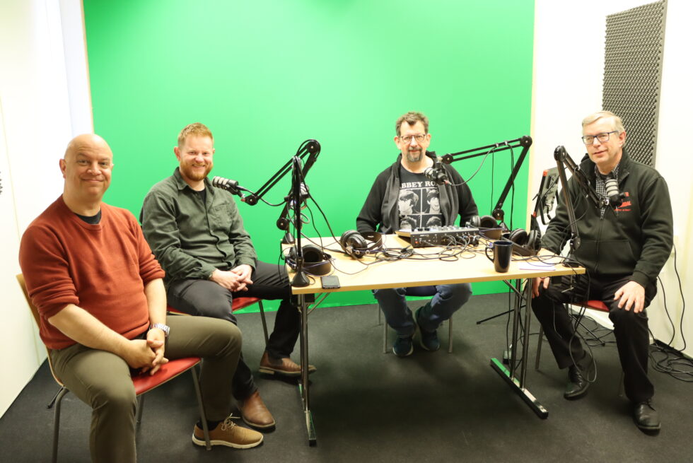 Audun Bårdseth (f.v.), Sten Bjørge Skaslien Hansrud, Lars Ovlien og Øivind Roos utgjør ukens Kulturstreif-panel.
