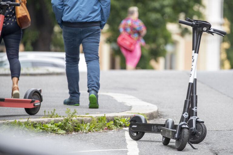 Det er heretter tillatt å leie ut elektriske sparkesykler i Kongsvinger. Det har kommunestyret bestemt.