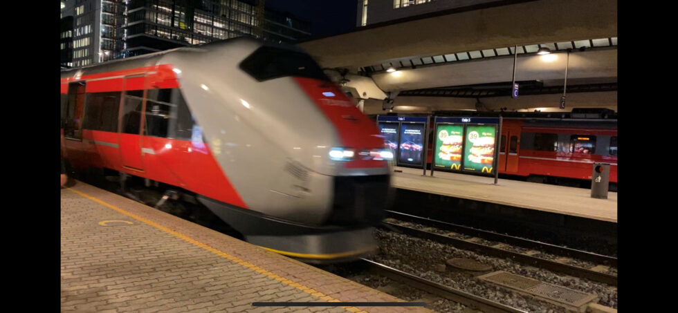Kongsvinger-mannen skulle hjem etter å ha handlet narkotika. Etter å ha gått på feil tog i Oslo endte han opp på Lillehammer hvor politiet vekket ham.