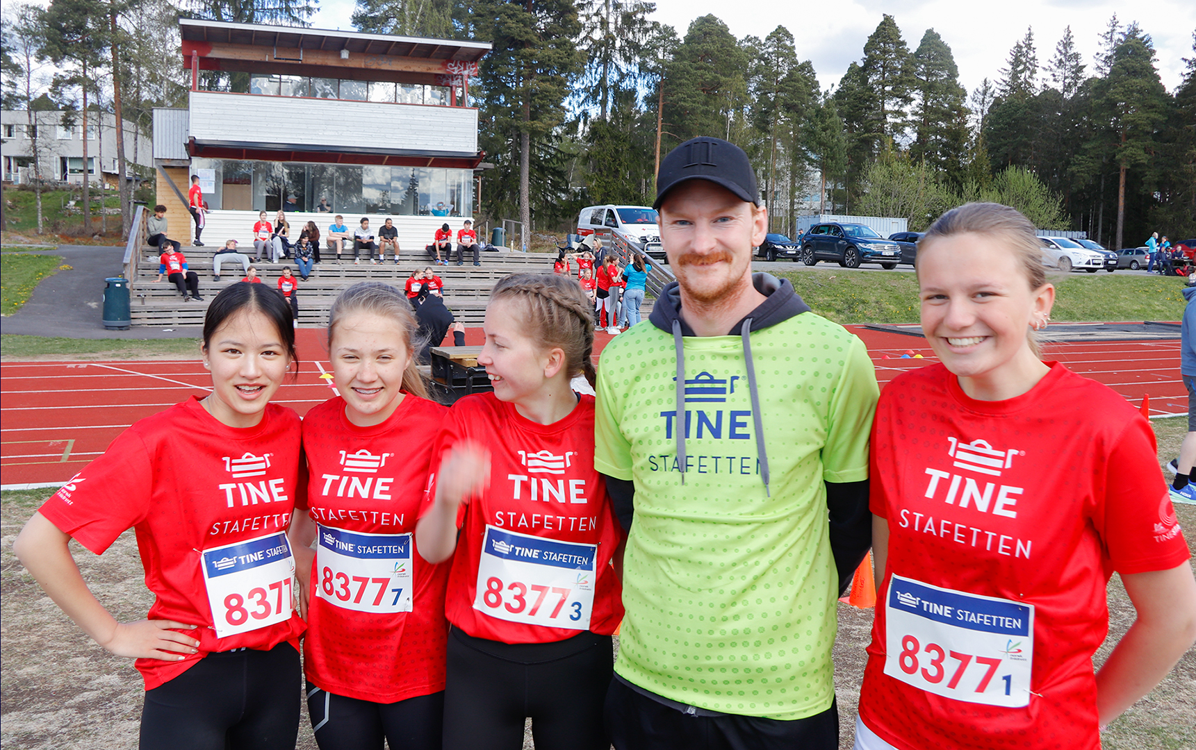 Fra venstre Jo-Jo Phan, Frida Velten, Sigrid Stormorken, Marius Ellingsen og Felicia Helene Nilsen, alle fra klasse 9c.