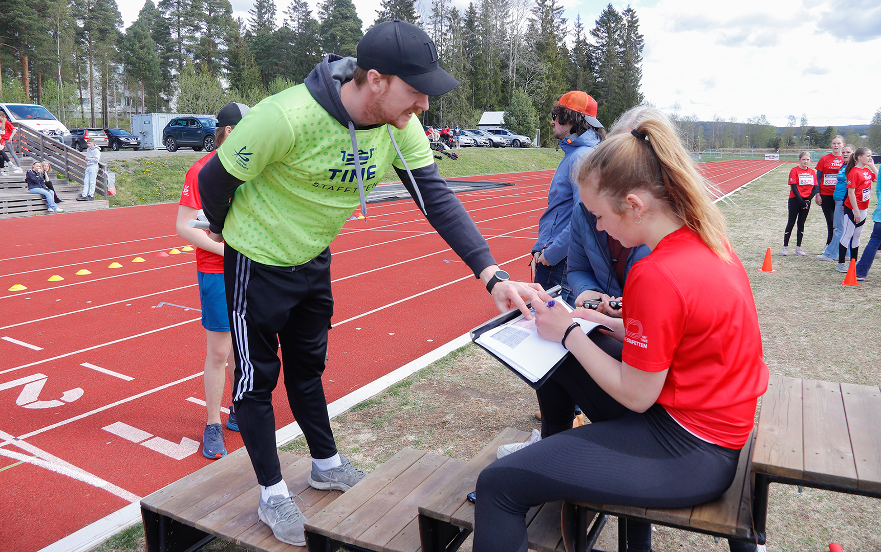 Marius Ellingsen konfererer med Elena Sofie Nybråten 9c