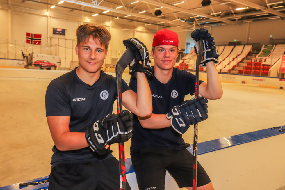 Didrik Baanerud (t.v.) og Liam Sætre er tatt ut på U17 og U18-landslaget, og de to kameratene håper å kunne få oppleve U18 sammen.