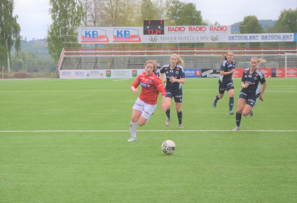 Frida Stangnes Grønhella fikk til slutt hull på Ottestadbyllen. Her i fra kampen mot Fart på Gjemselund.