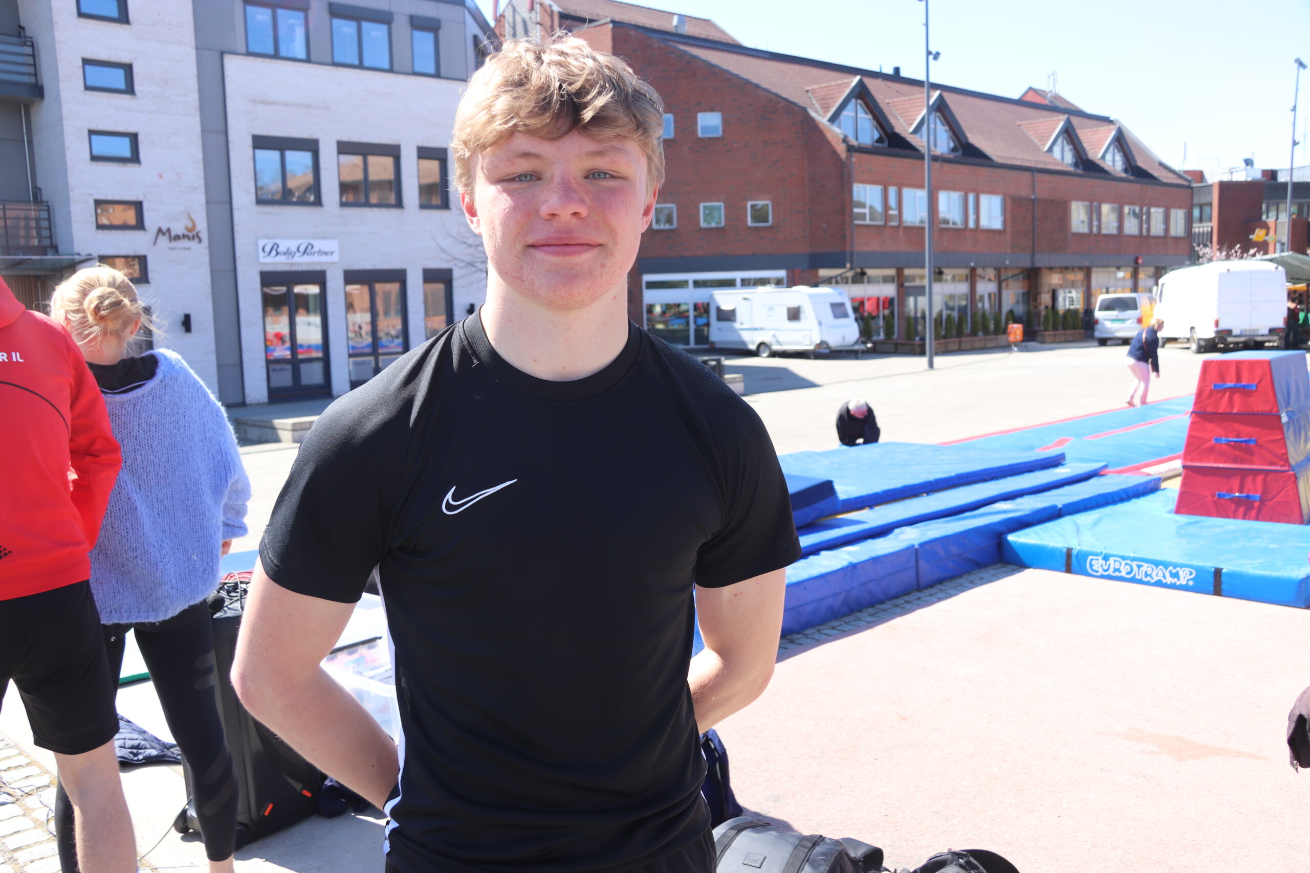 Sigmund Helgedagsrud (16) har vært KIL-turner siden oktober og sikter mot EM i september.