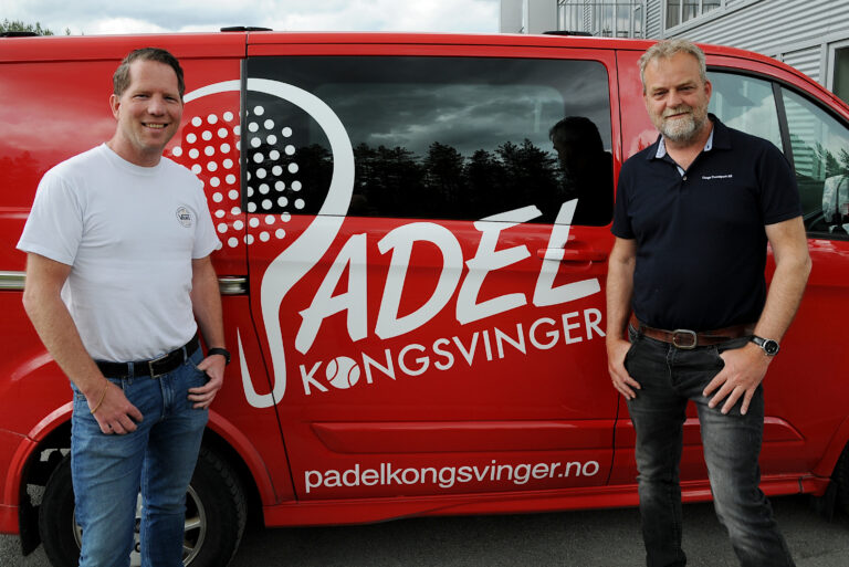 Patrik Svensson og Per Ivar Olsen i Kongsvinger Padel AS gleder seg til åpning av den nye padelhallen på Kongsvinger.