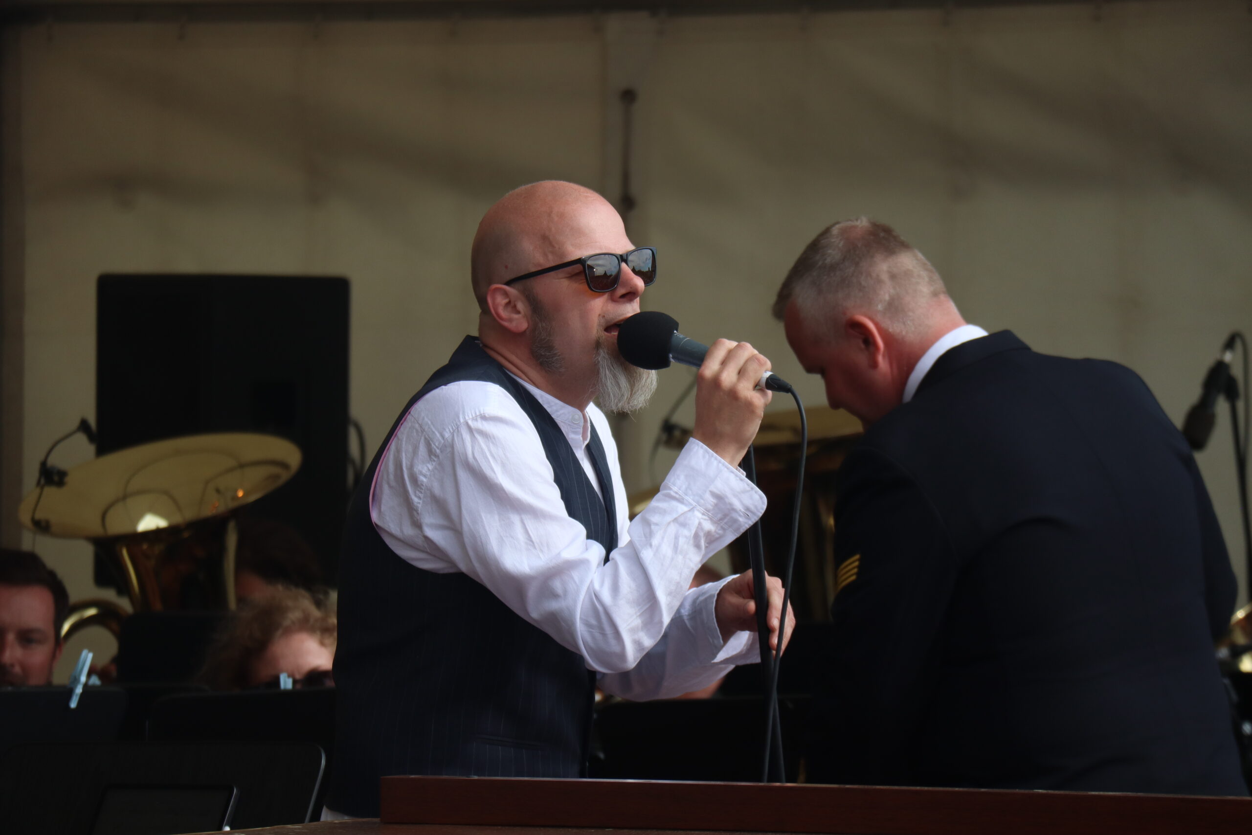 Kjetil Foseid med sin Blues Brothers tolkning gikk rett hjem hos publikum