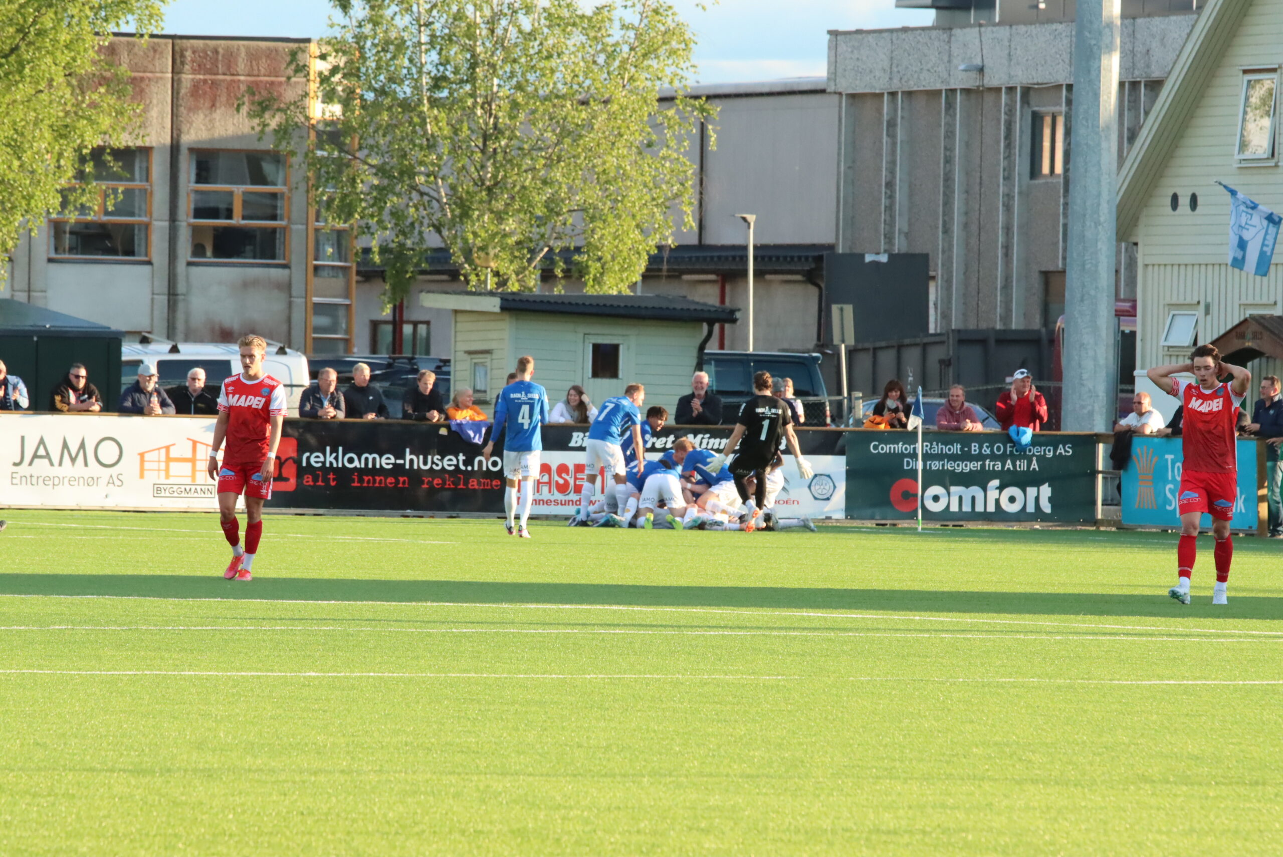 Andreas tok turen helt opp da seiersmålet kom.