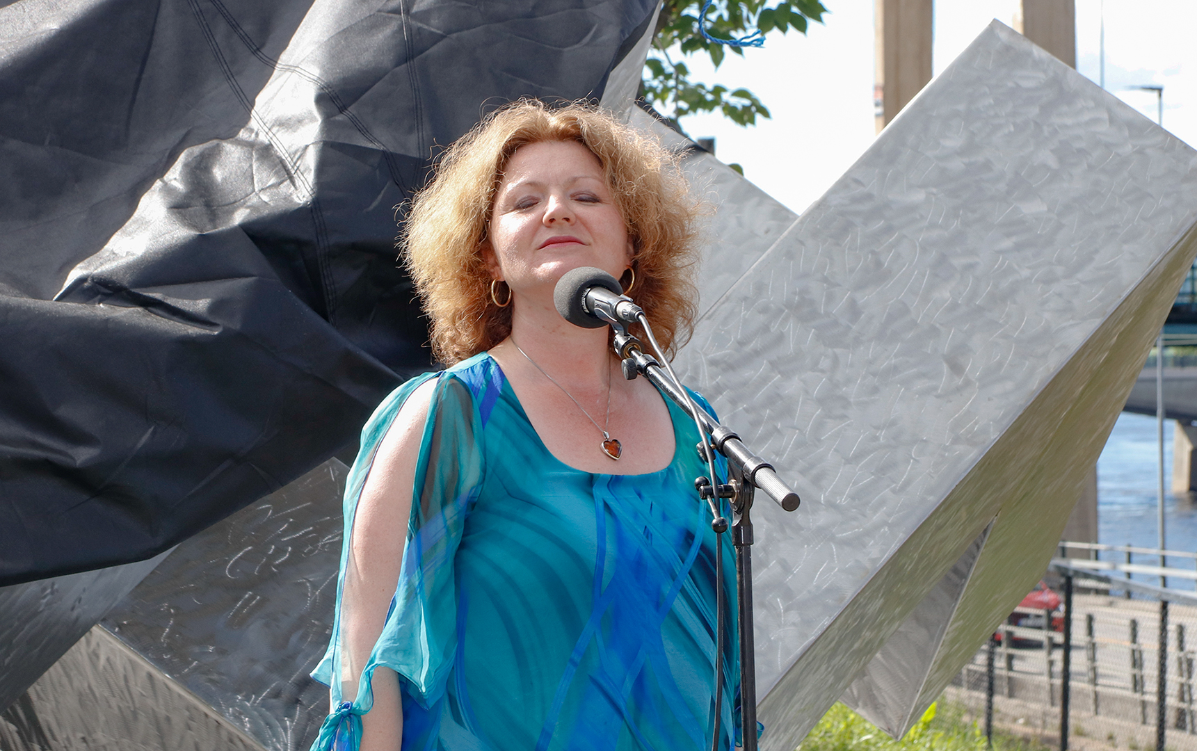 Eva Vermundsberget sang en gammel fransk trommeslått.