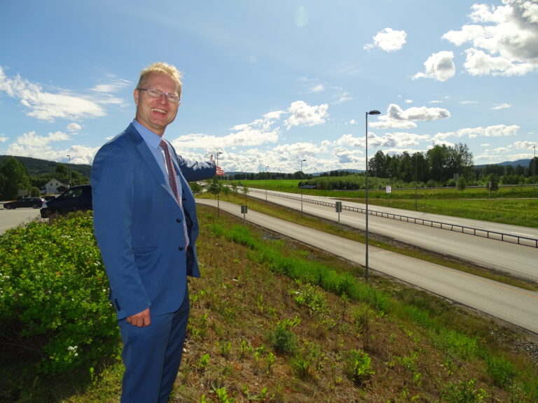 Tor Andre Johnsen (Frp) ønsker seg fire felt helt til Oslo.