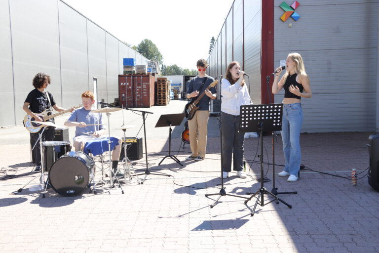 De kommende ukene kan man treffe på gatemusikantene i Kongsvinger sentrum. De skal underholde som sommerjobb.