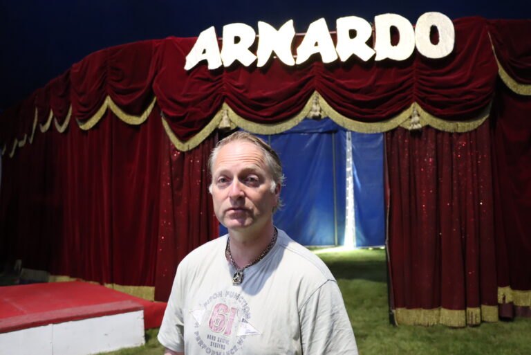 Are Arnardo gleder seg til å holde sirkus på Kongsvinger.