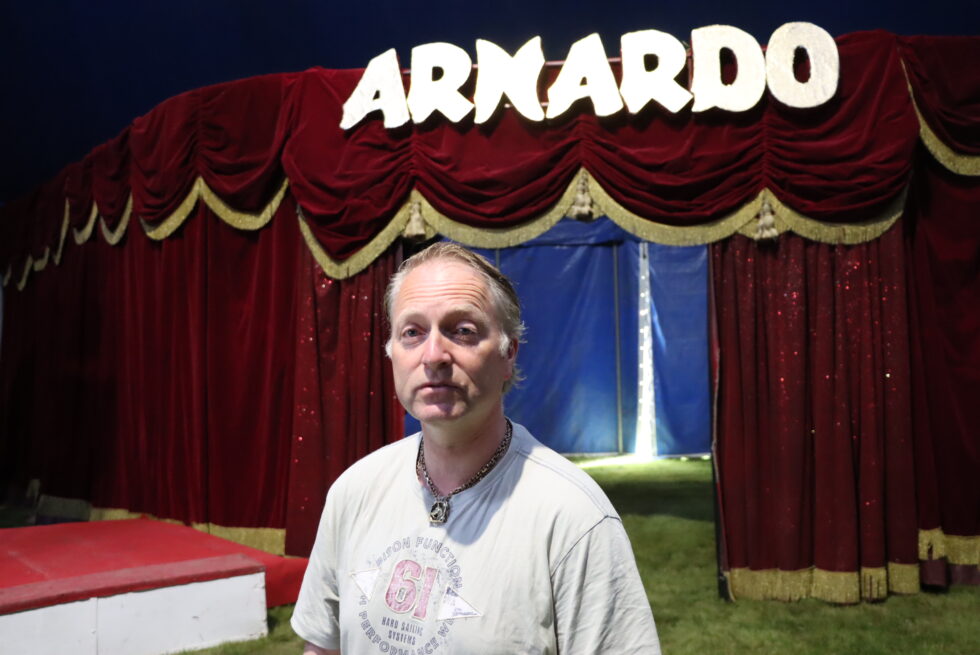 Are Arnardo gleder seg til å holde sirkus på Kongsvinger.