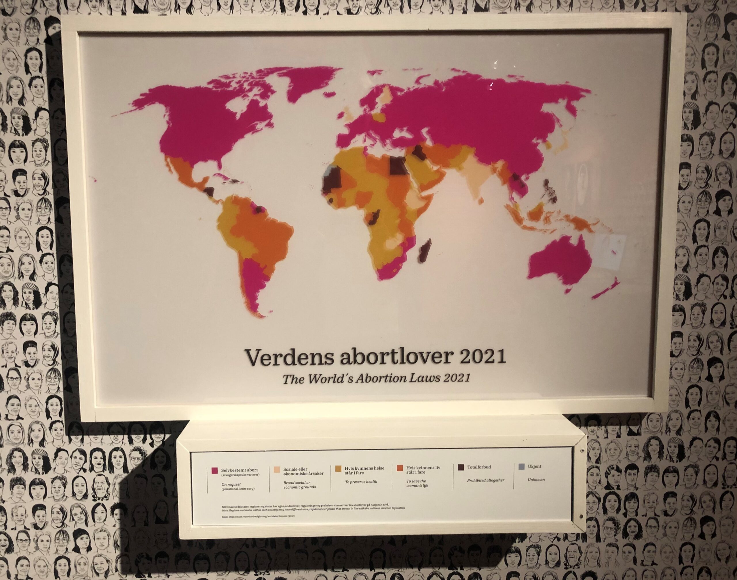 Landene som er markert med fargen svart er landene der det er totalforbud mot abort.