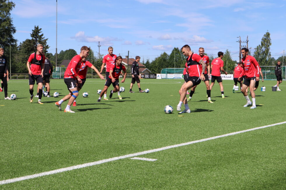 KIL stiller med egne spillere og trenere under OBOS-camp.