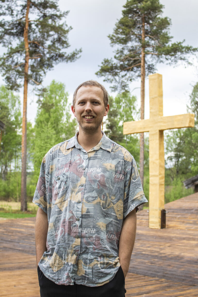 Christer Holmen Bakken spiller den nye karakteren Fenrik Henrik, som har fått svært gode tilbakemeldinger fra publikum.