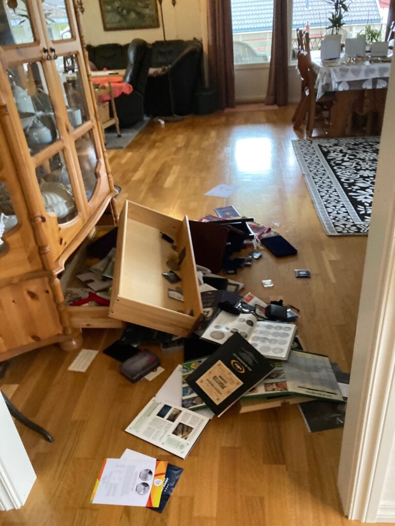 Slik så det ut da Magne og Unni Kristin kom hjem ril Glåmlia etter to ukers ferie på hytta.