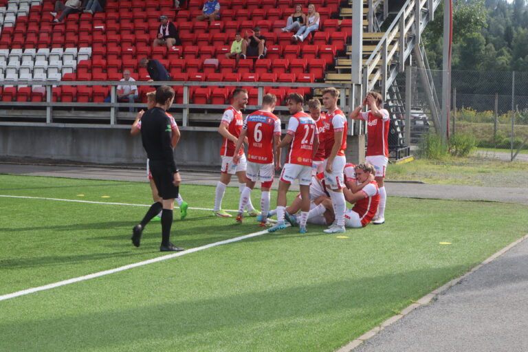 KIL kunne juble for 2-0 der seieren mer eller mindre var sikret.