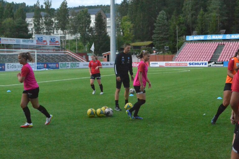 KIL-trener Rune Skasberg har fått på plass nye fjes på treningene før de går løs på høstsesongen.