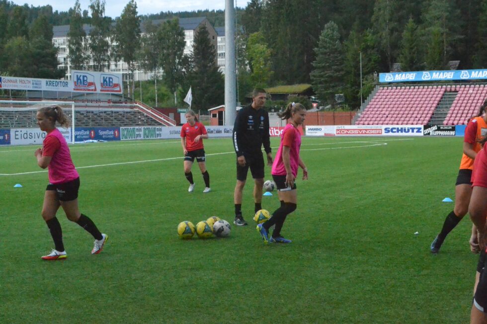 KIL-trener Rune Skasberg har fått på plass nye fjes på treningene før de går løs på høstsesongen.