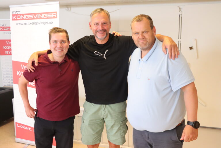 Jonas Krabseth, Charlie Berstad og Pål Sønsteli i studio.