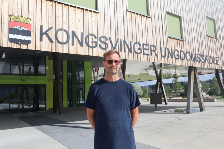 Jørgen Bo Gundersen synes det er synd at 10.klasse-elevene ikke får vitnemål på skoleavslutningen.