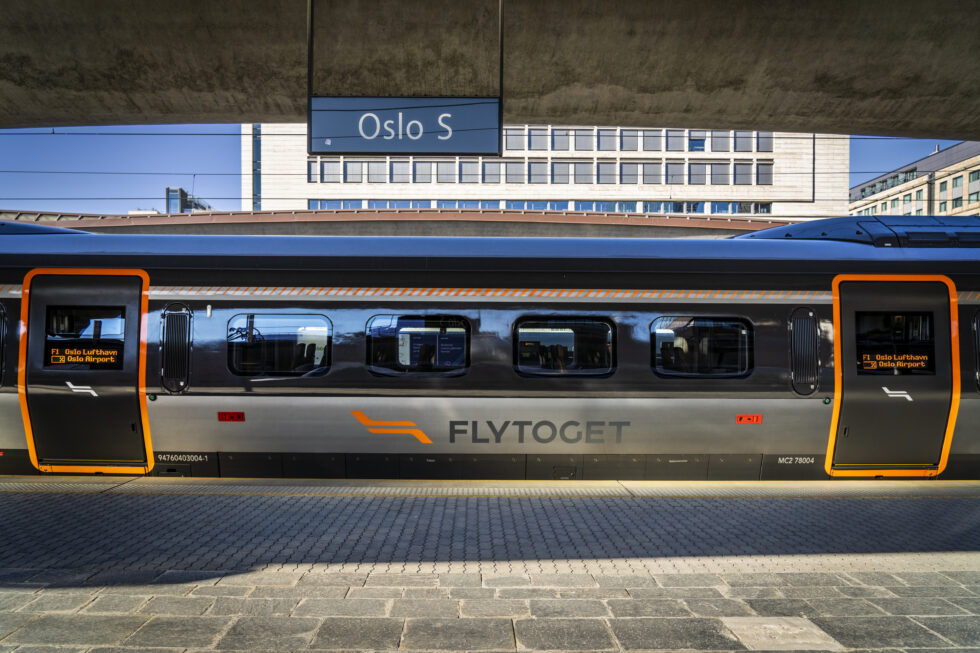 Jernbanedirektoratet har tilbudt Flytoget å overta trafikken på Kongsvingerbanen.