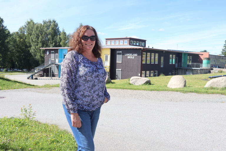 Rektor håper på tryggere omstendigheter på skoleområdet.