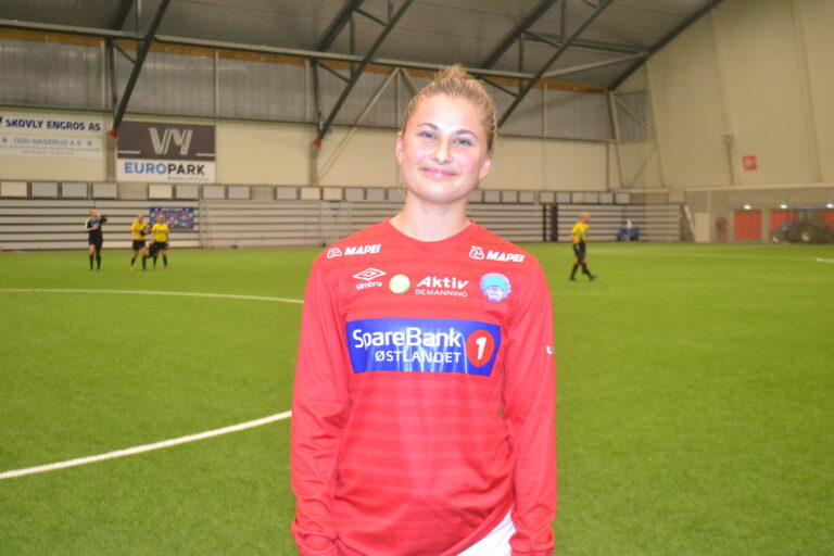 Kaja Brendengen Rosenlund fikk vist for gamle lagvenninner at hun har tatt steg som fotballspiller, da hun var med å senke tidligere lagvenninner i Ottestad tirsdag kveld.