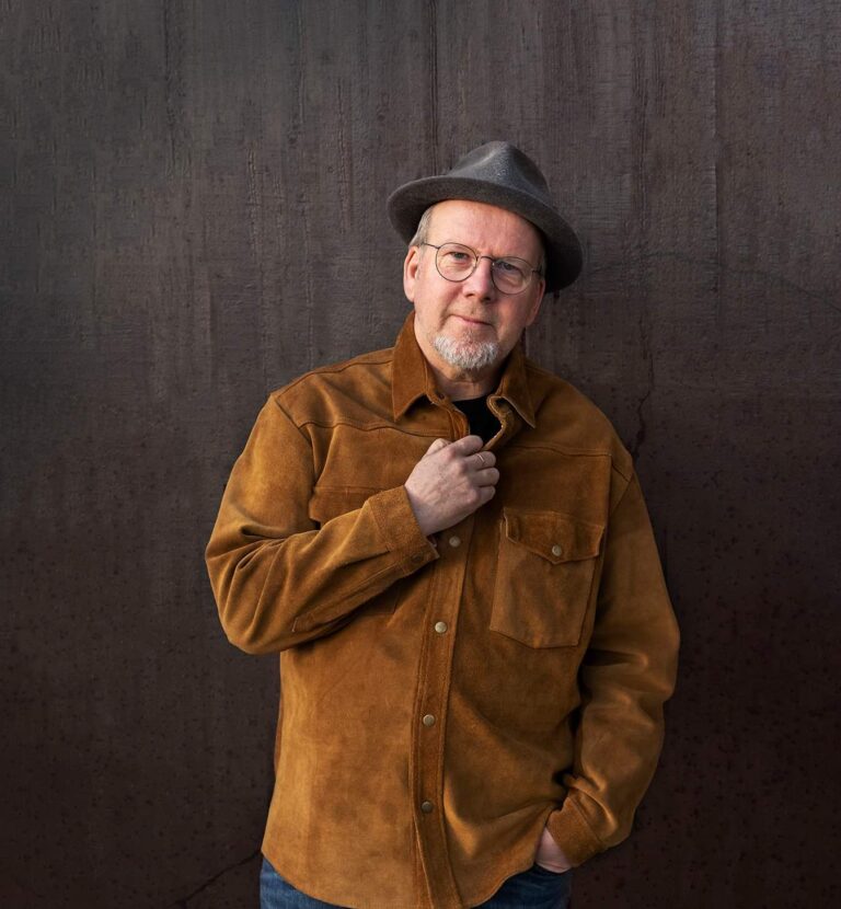 Roy Lønhøiden har brukt koronaperioden til å finslipe sitt nye album. Fredag blir det offentlig tilgjengelig, men nytt men gjenkjennelig lydbilde.