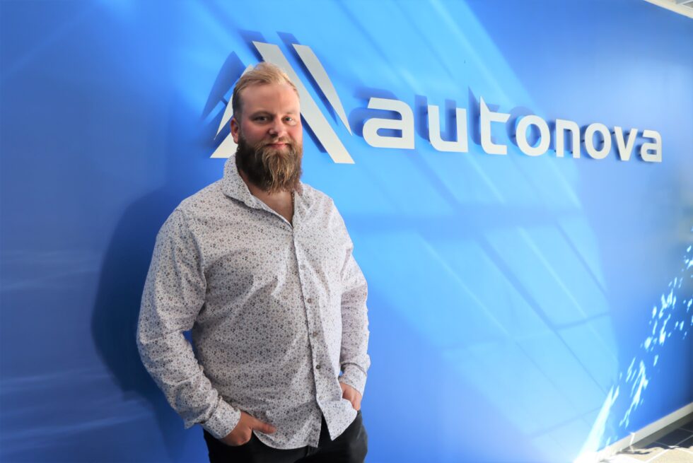 Nå er enda en bilforretning oppe og går på Rasta. Her er det Jonas Linnerud som står i spissen.
