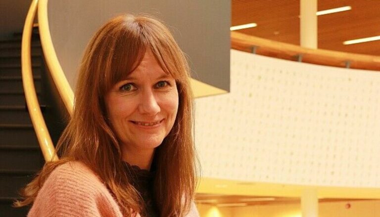 Enhetsleder for kultur og fritid, Stine Raaden, har avtalt et møte med KIL Ski for å diskutere planene om et nytt flerbruksanlegg på Sæter.