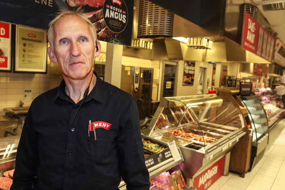Butikksjef John Ellingsen synes det er trist at Meny stenger dørene etter 22 år på Kongssenteret.