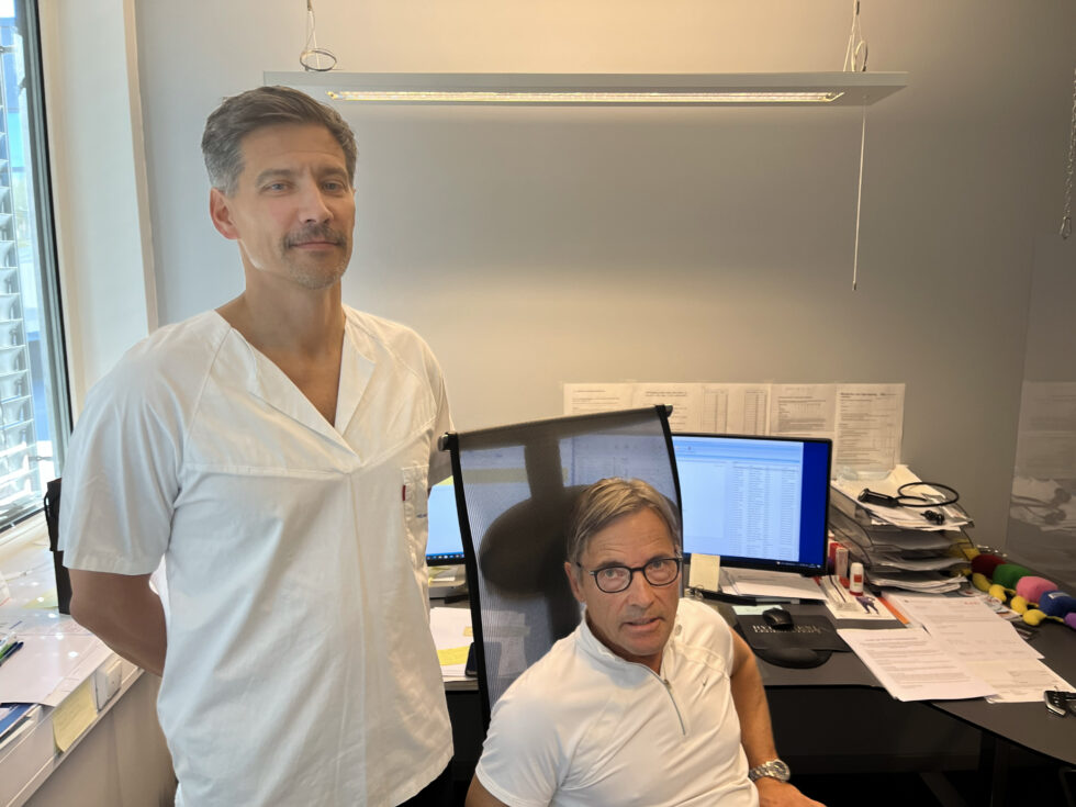 Markus Brun (tv.) går fra lederfunksjoner ved AHUS Kongsvinger når han nå blir fastlege og overtar praksisen til Dag Salicath ved Byparken legeseneter.