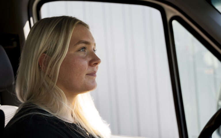 Martine har alltid hatt en interesse for motor og bil. Nå tar hun noen valg som fører henne enda nærmere interessen.
