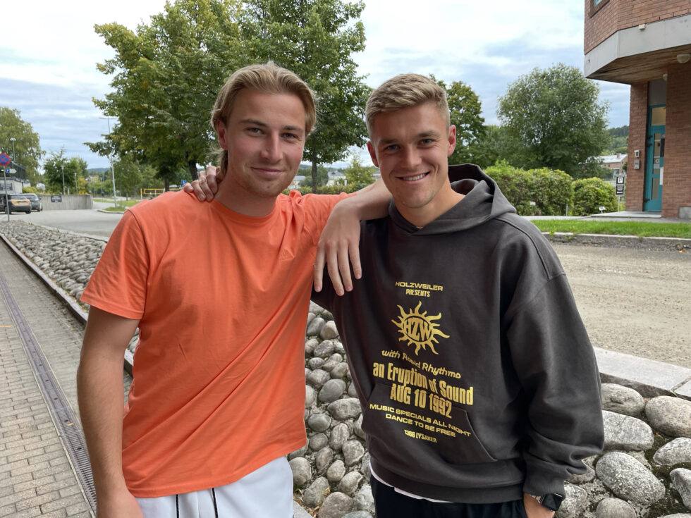Kevin Egell-Johnsen (t.v.) og Mathias Bringaker gjester Haraball.