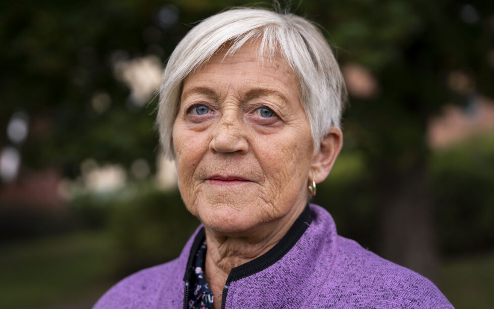 Liv Engom har latt seg intervjue om forholdet til sin gode venninne Anne-Elisabeth Hagen. Det har ikke falt i god jord hos enkelte, men Liv nekter å la seg true til taushet.