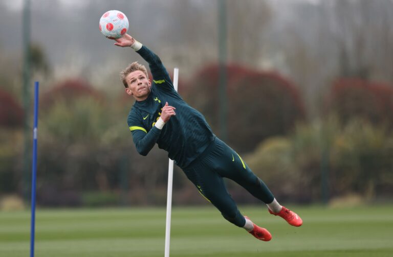I fjor spilte Isak Midttun Solberg for Tottenham. Nå er keepertalentet klar for KIL.