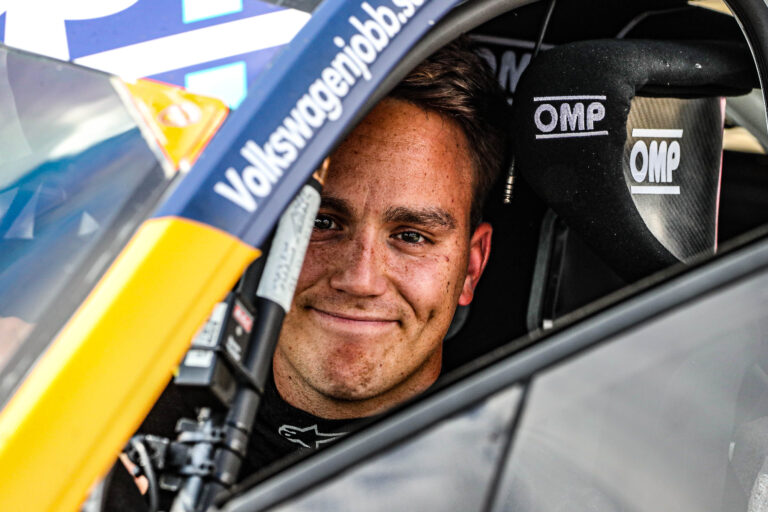 Ole Christian Veiby kan reise hjem fra VM-runden i Portugal med to andreplasser og andreplass i sammendraget i rallycross-VM.