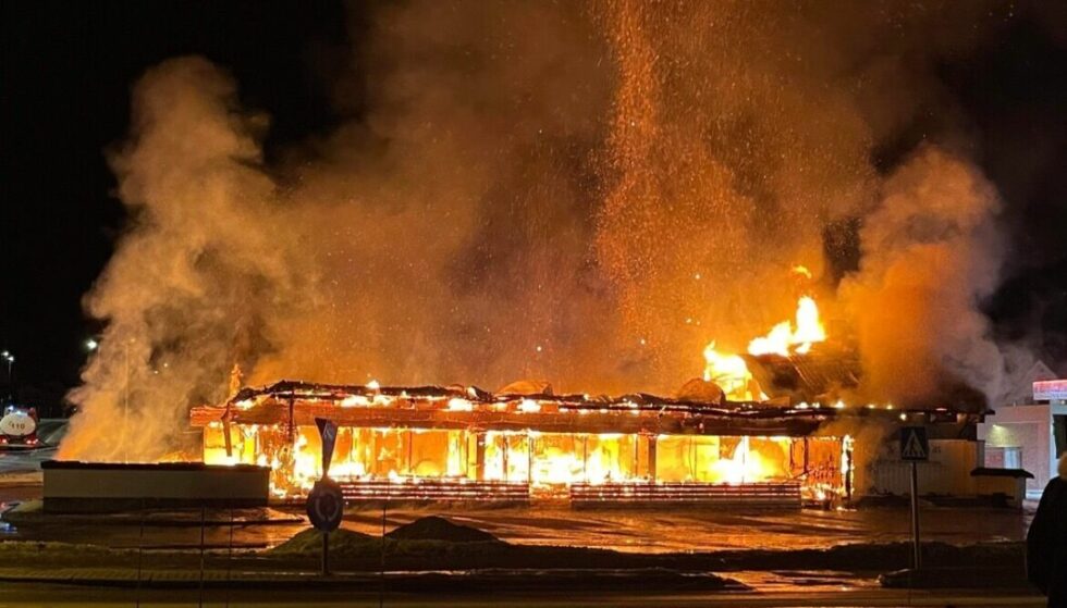 Politiet klarer ikke å finne noen årsak til brannen på Taverna. Nå er saken henlagt.