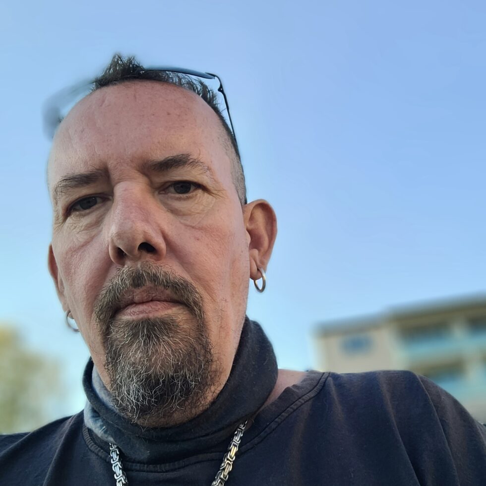 Atle Tronstad holder for tiden til som frivillig hjelpearbeider ved grensen til Ukraina.