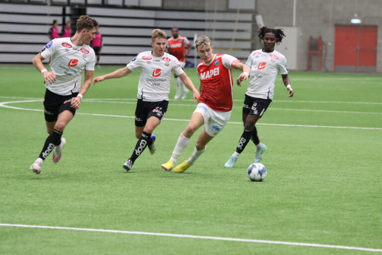 Martin Hoel Andersen leverte en frisk forestilling, men gikk som alle andre målløs av banen.