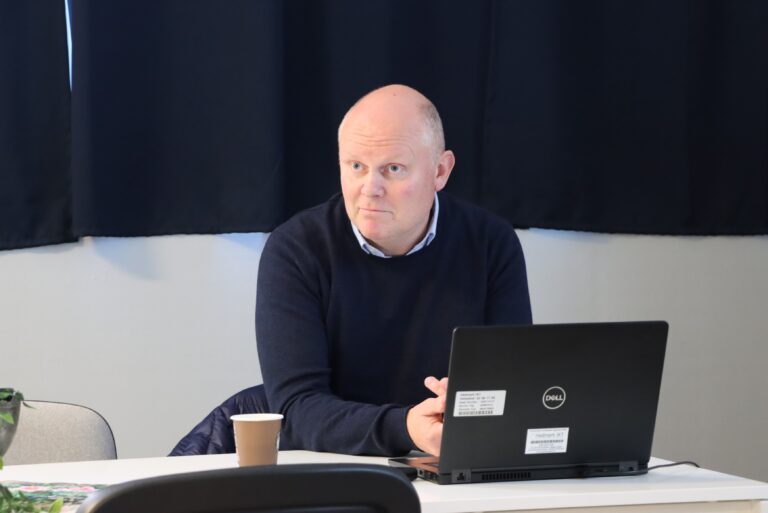 Rådmann Lars Andreas Uglem ga kontrollutvalget sine svar på saker som nylig er blitt mye omtalt.