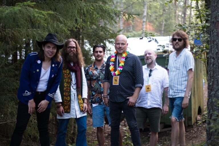 The Anti Music Bonanza er klare for å rocke opp gamle låter av Håkon Banken.