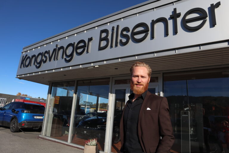 Daglig leder på Kongsvinger Bilsenter, Lars Erik Fremming mistenker at salget av elbiler kan gå ned.