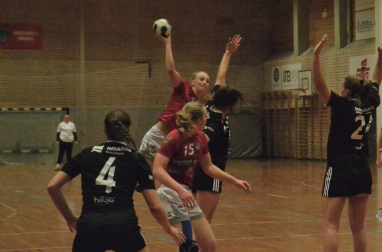 Anette Kirkeby sto for en tredjedel av KILs mål og ble også kåret til hjemmelagets beste.