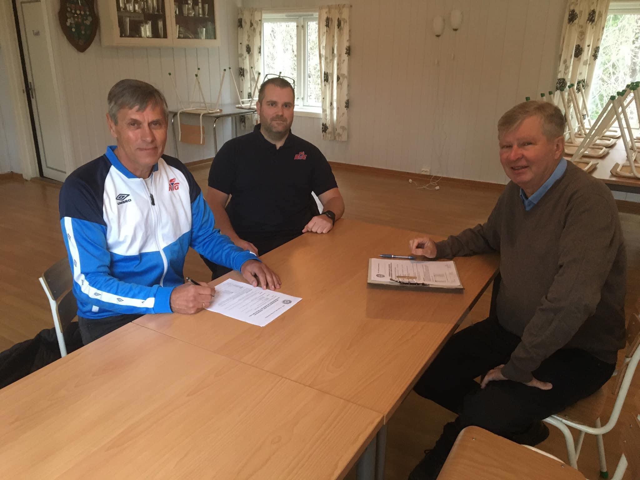 Daglig p&aring; NTG, &Aring;ge Steen, sportssjef for skyting, Kjell Ivar Kolstad og KOS-leder Stein Willersrud.