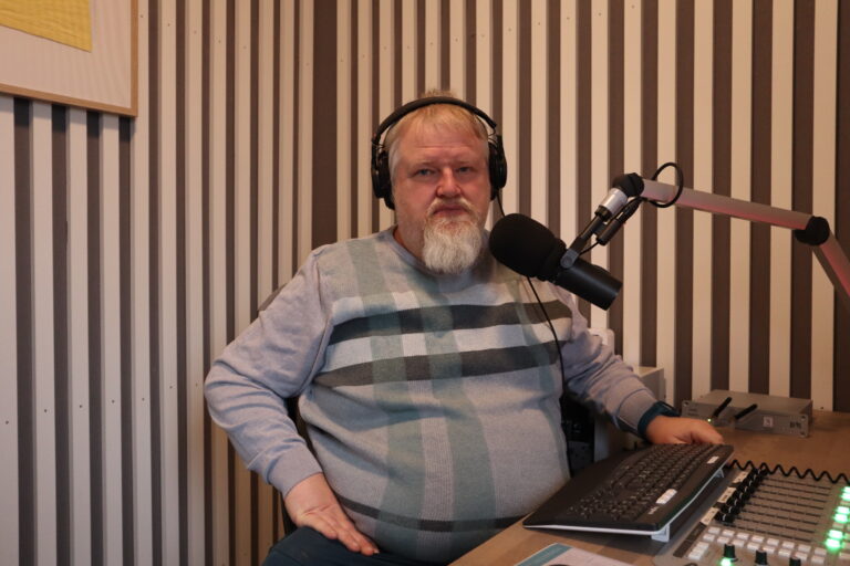 Pål-Erik Berntsen og Radio Kongsvinger høres på FM-båndet langt frem i tid.