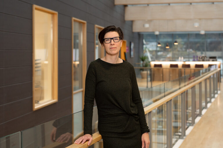 May Helen Vik, seniorrådgiver jurist i Stiftelsestilsynet, forteller at de følger nøye med på hva som skjer rundt Kongsvinger Boligstiftelse.
