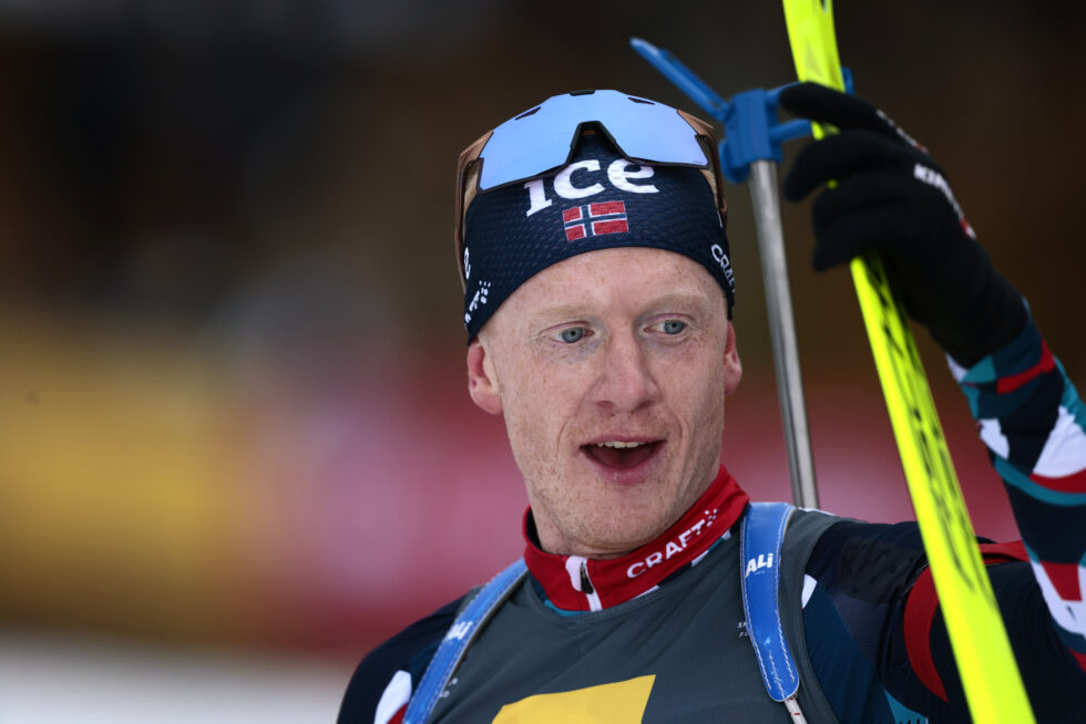 Johannes Thingnes Bø gikk ankeretappen da Norge vant sesongens første stafett i verdenscupen.