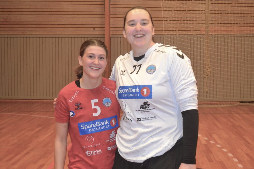 Dagens beste KIL spiller Michelle Skeistrand (t.v), og keeper Ane Bolstad var begge viktige bidragsytere da KIL tok juleferie på en overbevisende måte.